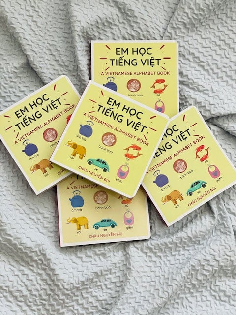 Em Học Tiếng Việt: A Vietnamese Alphabet book